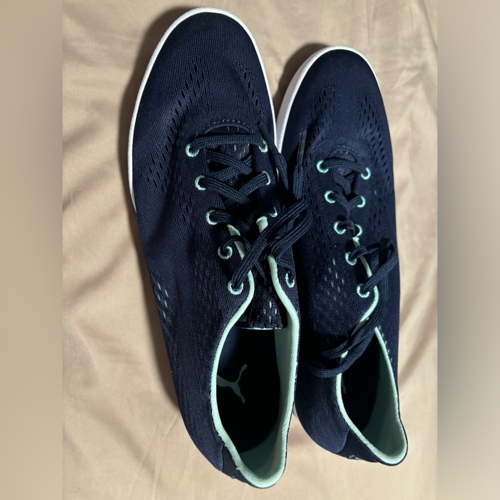 Woman’s sneakers